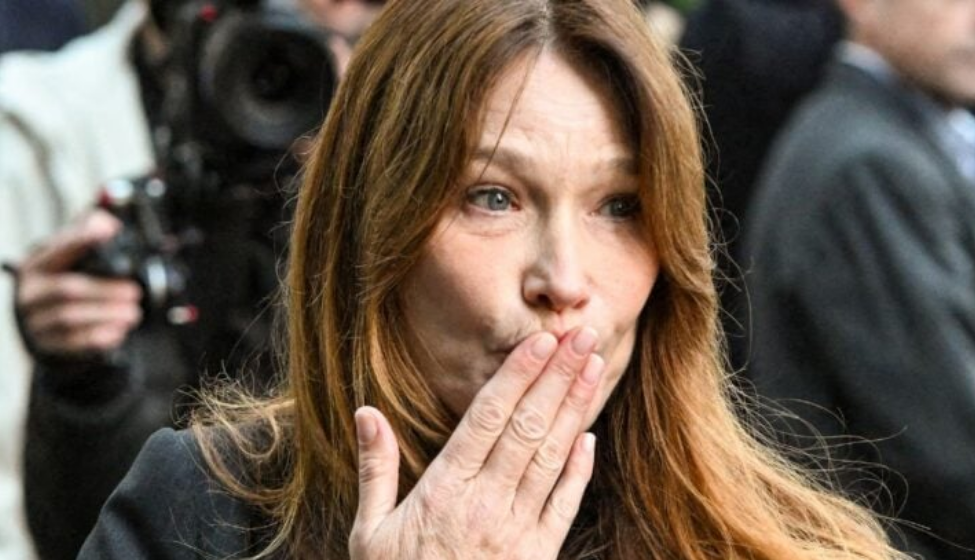 Carla Bruni : immobilier et contrats XXL... Combien gagne la femme de Nicolas Sarkozy ? 2 Carla Bruni : immobilier et contrats XXL... Combien gagne la femme de Nicolas Sarkozy ? Capture decran 2025 11 13 161001