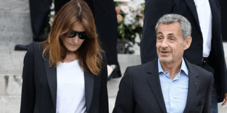 Carla Bruni : immobilier et contrats XXL... Combien gagne la femme de Nicolas Sarkozy ? 1 Carla Bruni : immobilier et contrats XXL... Combien gagne la femme de Nicolas Sarkozy ? Capture decran 2025 11 13 161011