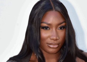 "Mon mari, il…" : Aya Nakamura cash sur sa vie de couple 3 "Mon mari, il…" : Aya Nakamura cash sur sa vie de couple « Mon mari, il… » : Aya Nakamura cash sur sa vie de couple