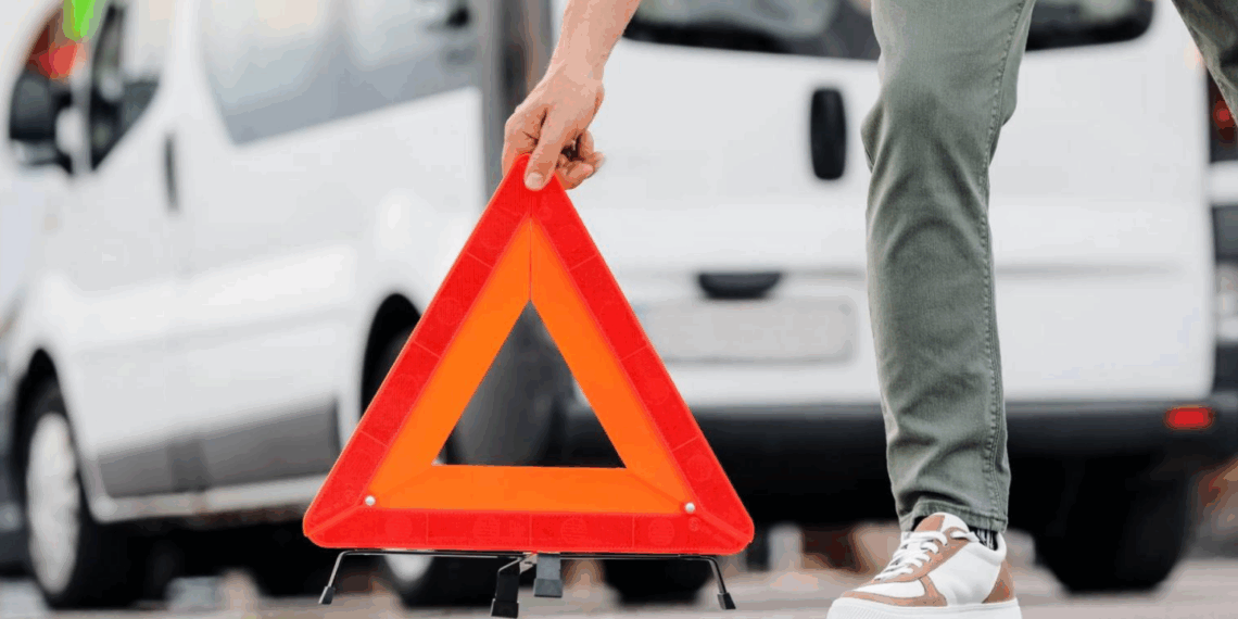 Fini le triangle de signalisation : un nouvel équipement sera obligatoire à partir du 1er janvier 2026