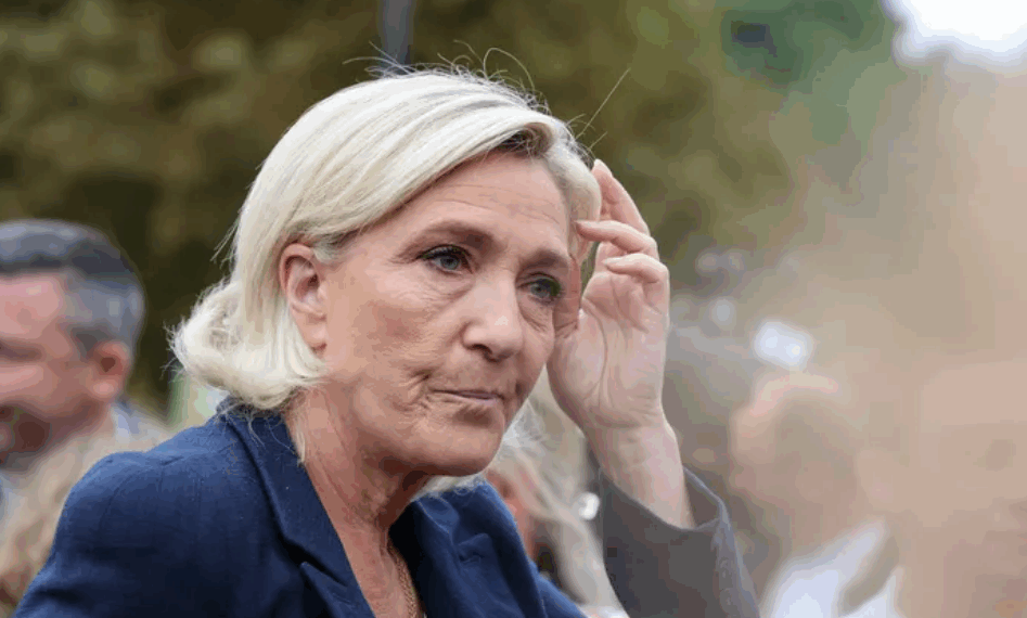 “Une petite boule de…” : Marine Le Pen agacée par Xavier Bertrand, elle se lâche devant Thomas Sotto
