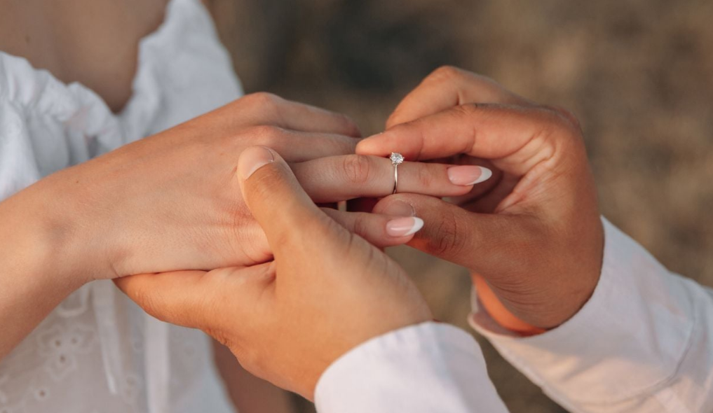 "Pourquoi j’ai dit oui ?" : les 4 traits que partagent les personnes qui regrettent de s’être mariées 3 "Pourquoi j’ai dit oui ?" : les 4 traits que partagent les personnes qui regrettent de s’être mariées Capture decran 2025 11 14 112213