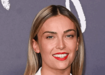 Inès Vandamme évincée de DALS après avoir avoué "je n'ai pas été..." pour la Star Academy 10 Inès Vandamme évincée de DALS après avoir avoué "je n'ai pas été..." pour la Star Academy Inès Vandamme évincée de DALS après avoir avoué « je n’ai pas été… » pour la Star Academy