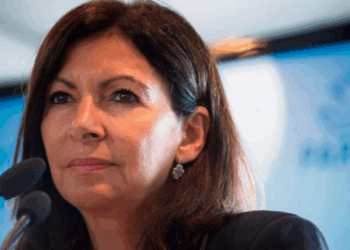 1.400€ pour 1h40 de vol, 12.000€ l'aller-retour: les voyages d’Anne Hidalgo en business class font réagir 7 1.400€ pour 1h40 de vol, 12.000€ l'aller-retour: les voyages d’Anne Hidalgo en business class font réagir 1.400€ pour 1h40 de vol, 12.000€ l’aller-retour: les voyages d’Anne Hidalgo en business class font réagir