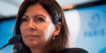 1.400€ pour 1h40 de vol, 12.000€ l’aller-retour: les voyages d’Anne Hidalgo en business class font réagir