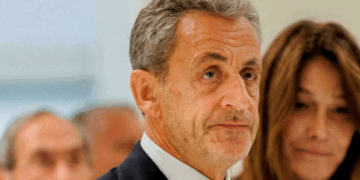 "Une voix éraillée, changée" : Nicolas Sarkozy, plus tout à fait le même après ses 20 jours de prison ? 12 "Une voix éraillée, changée" : Nicolas Sarkozy, plus tout à fait le même après ses 20 jours de prison ? « Une voix éraillée, changée » : Nicolas Sarkozy, plus tout à fait le même après ses 20 jours de prison ?