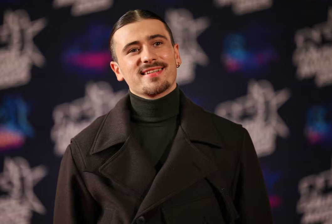 « Il la manipule sentimentalement » Victime d’un escroc, une septuagénaire croit être en couple avec Pierre Garnier 3 « Il la manipule sentimentalement » Victime d’un escroc, une septuagénaire croit être en couple avec Pierre Garnier Capture decran 2025 11 17 100641