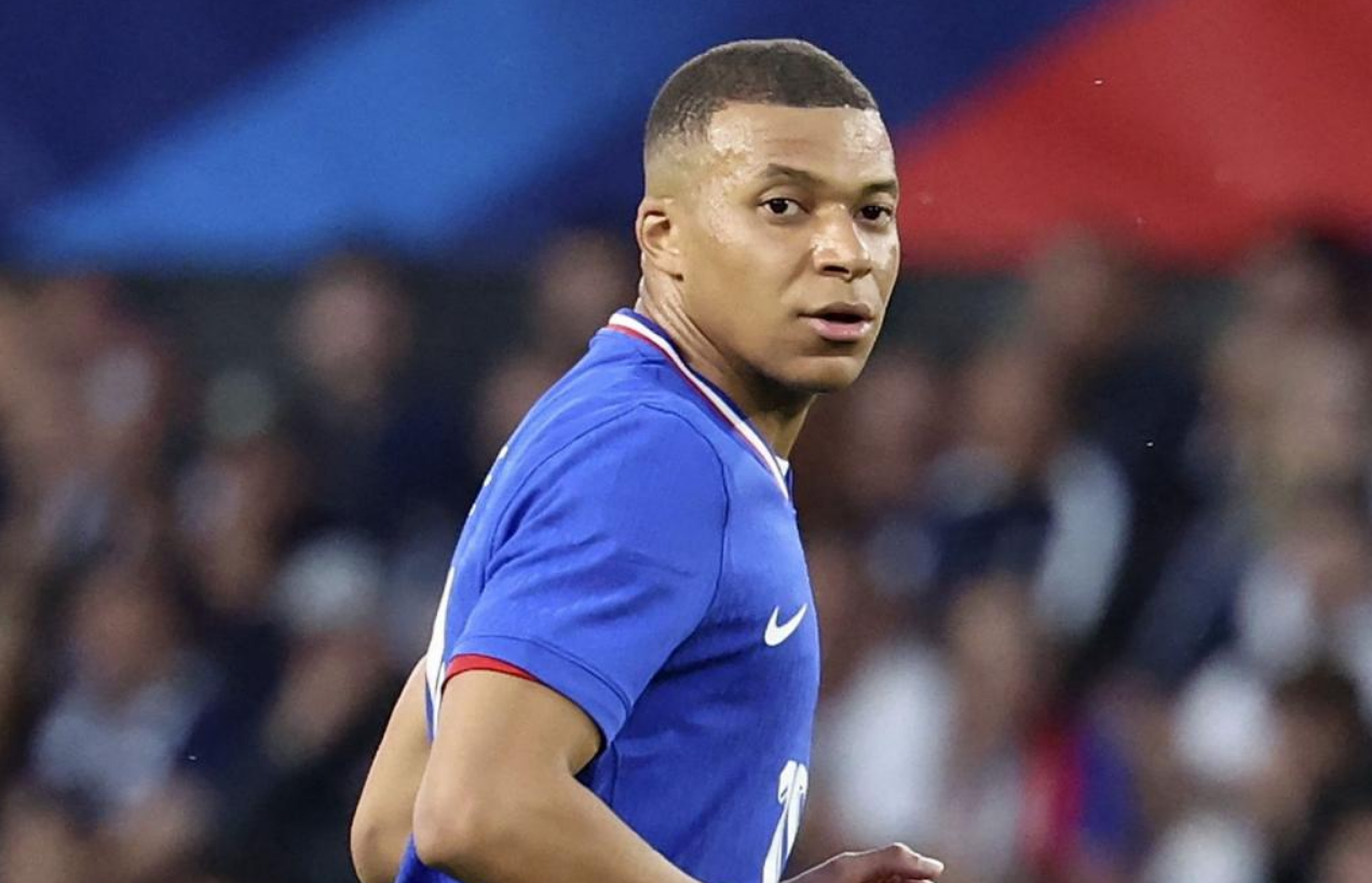 "Inappropriés" : Bixente Lizarazu hors de lui à cause de Kylian Mbappé 4 "Inappropriés" : Bixente Lizarazu hors de lui à cause de Kylian Mbappé Capture decran 2025 11 17 141742