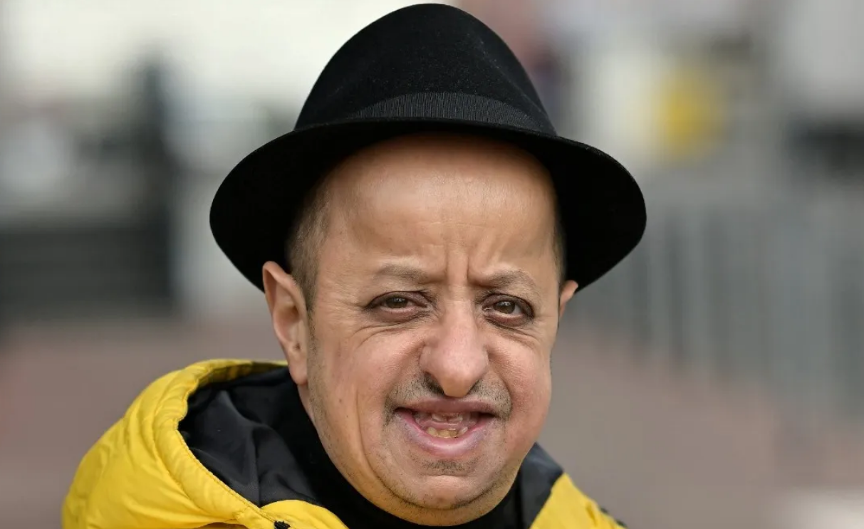 Booder au RSA : "Ça fait 21 ans…", l’humoriste en difficulté, sa carrière n’a pas été florissante 2 Booder au RSA : "Ça fait 21 ans…", l’humoriste en difficulté, sa carrière n’a pas été florissante Capture decran 2025 11 17 184017