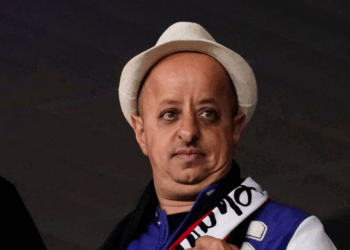 Booder au RSA : "Ça fait 21 ans…", l’humoriste en difficulté, sa carrière n’a pas été florissante 17 Booder au RSA : "Ça fait 21 ans…", l’humoriste en difficulté, sa carrière n’a pas été florissante Booder au RSA : « Ça fait 21 ans… », l’humoriste en difficulté, sa carrière n’a pas été florissante