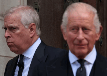 Le prince William prêt à faire du tri dans la famille royale après la chute d’Andrew ? Ces princes et princesses en danger 14 Le prince William prêt à faire du tri dans la famille royale après la chute d’Andrew ? Ces princes et princesses en danger Le prince William prêt à faire du tri dans la famille royale après la chute d’Andrew ? Ces princes et princesses en danger