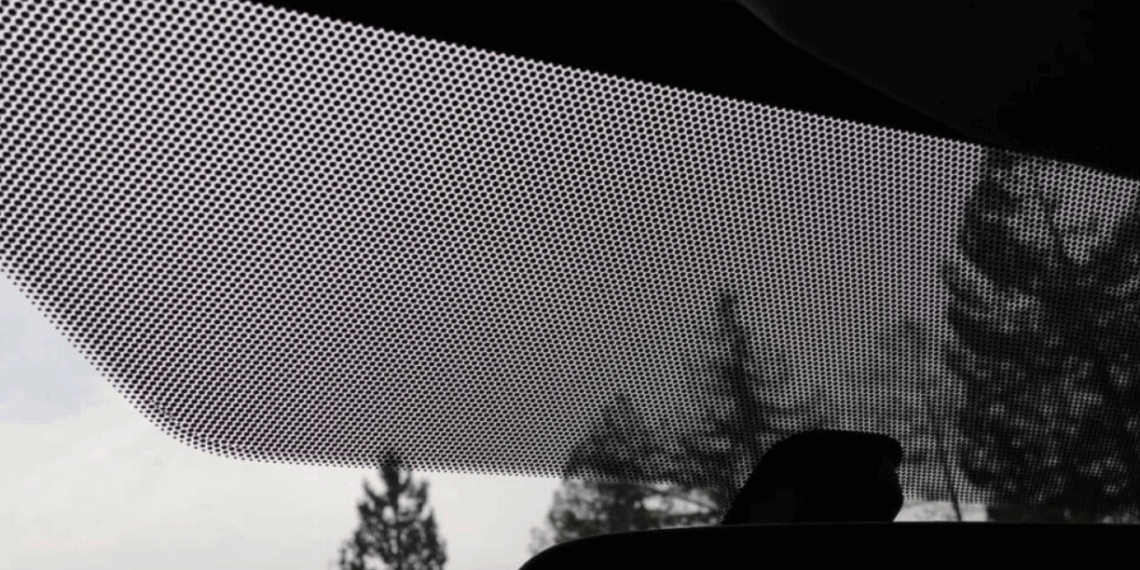 Peu de gens le savent : à quoi servent les petits points noirs sur les bords du pare-brise ? 5 Peu de gens le savent : à quoi servent les petits points noirs sur les bords du pare-brise ? Peu de gens le savent : à quoi servent les petits points noirs sur les bords du pare-brise ?