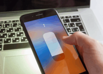 La lampe de votre téléphone ne sert pas qu’à éclairer, découvrez ces fonctionnalités cachées que presque personne n’utilise 8 La lampe de votre téléphone ne sert pas qu’à éclairer, découvrez ces fonctionnalités cachées que presque personne n’utilise La lampe de votre téléphone ne sert pas qu’à éclairer, découvrez ces fonctionnalités cachées que presque personne n’utilise