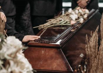 Deux retraités découvrent sur Internet la disparition de leur fille de 51 ans trois mois après son décès 13 Deux retraités découvrent sur Internet la disparition de leur fille de 51 ans trois mois après son décès Deux retraités découvrent sur Internet la disparition de leur fille de 51 ans trois mois après son décès