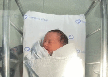 Elle trouve un bébé abandonné dans une chasse d'eau moins de 24 heures après sa naissance 10 Elle trouve un bébé abandonné dans une chasse d'eau moins de 24 heures après sa naissance Elle trouve un bébé abandonné dans une chasse d’eau moins de 24 heures après sa naissance