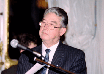 André Chandernagor, ancien ministre de François Mitterrand, est décédé à 104 ans 7 André Chandernagor, ancien ministre de François Mitterrand, est décédé à 104 ans André Chandernagor, ancien ministre de François Mitterrand, est décédé à 104 ans