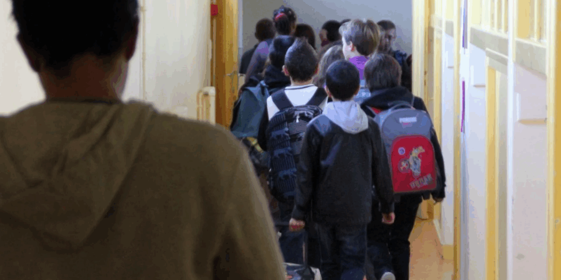 Rennes : Des parents refusent qu’un homme enseigne à leur fille et le menacent… L’école se met en grève 3 Rennes : Des parents refusent qu’un homme enseigne à leur fille et le menacent… L’école se met en grève Rennes : Des parents refusent qu’un homme enseigne à leur fille et le menacent… L’école se met en grève