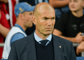 Zinédine Zidane brutalement honnête en évoquant ses fils : "Des petits cons" 4 Zinédine Zidane brutalement honnête en évoquant ses fils : "Des petits cons" Zinédine Zidane brutalement honnête en évoquant ses fils : « Des petits cons »