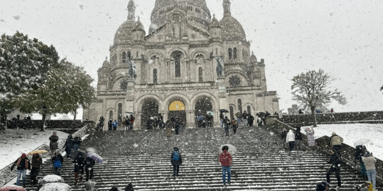Jusqu'à 30 cm de neige à Paris, le Sacré-Cœur recouvert d'un manteau blanc : ce mois de novembre continuera de marquer l'Île-de-France 1 Jusqu'à 30 cm de neige à Paris, le Sacré-Cœur recouvert d'un manteau blanc : ce mois de novembre continuera de marquer l'Île-de-France Capture decran 2025 11 21 141447