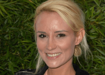 Elodie Gossuin (44 ans) accro à cette substance vendue sans ordonnance : "J'en prends tous les jours" 4 Elodie Gossuin (44 ans) accro à cette substance vendue sans ordonnance : "J'en prends tous les jours" Elodie Gossuin (44 ans) accro à cette substance vendue sans ordonnance : « J’en prends tous les jours »