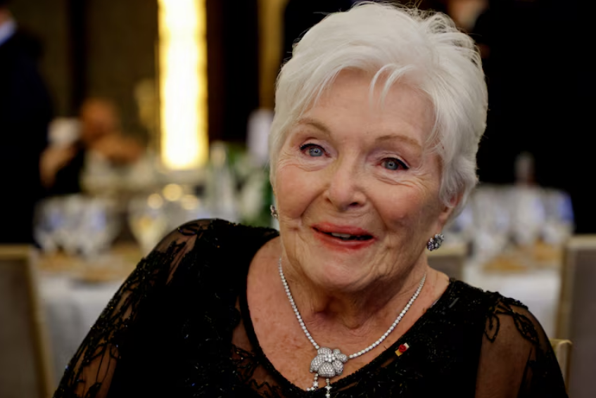 "Ce n’est pas un président, c’est une cloche !" : le coup de gueule de Line Renaud sur RTL 4 "Ce n’est pas un président, c’est une cloche !" : le coup de gueule de Line Renaud sur RTL Capture decran 2025 11 24 152218