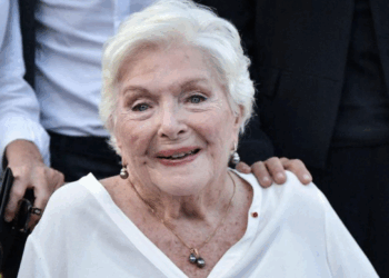 « Ce n’est pas un président, c’est une cloche ! » : le coup de gueule de Line Renaud sur RTL