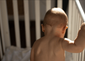 Orly : un bébé de 11 mois survit à une chute du 3e étage, la mère et la tante en garde à vue