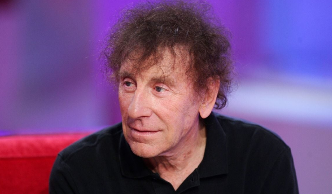 Décoration minimale, papier peint vieillissant... dans l'appartement parisien de 200 mètres carrés d'Alain Souchon 2 Décoration minimale, papier peint vieillissant... dans l'appartement parisien de 200 mètres carrés d'Alain Souchon Capture decran 2025 11 25 124259