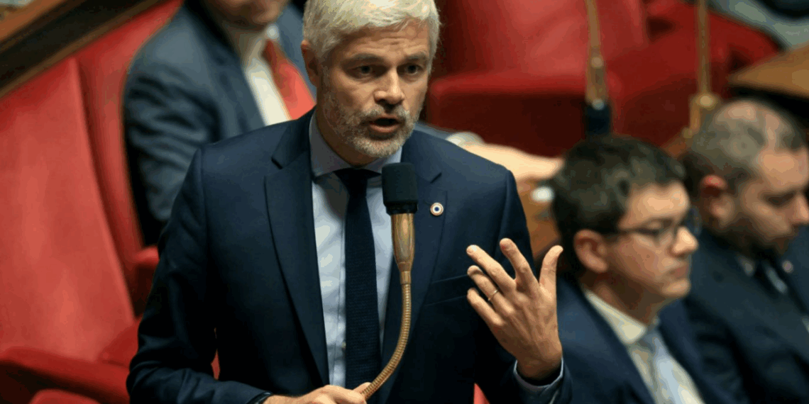 Laurent Wauquiez veut déposer une proposition de loi interdisant le port du voile pour les mineures 3 Laurent Wauquiez veut déposer une proposition de loi interdisant le port du voile pour les mineures Laurent Wauquiez veut déposer une proposition de loi interdisant le port du voile pour les mineures