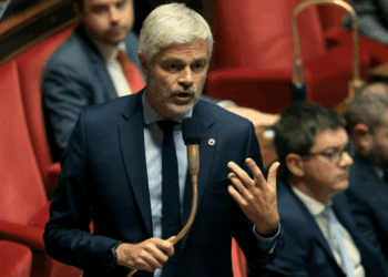 Laurent Wauquiez veut déposer une proposition de loi interdisant le port du voile pour les mineures 15 Laurent Wauquiez veut déposer une proposition de loi interdisant le port du voile pour les mineures Laurent Wauquiez veut déposer une proposition de loi interdisant le port du voile pour les mineures