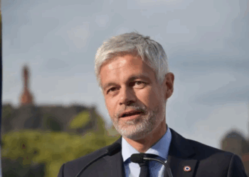 Laurent Wauquiez veut déposer une proposition de loi interdisant le port du voile pour les mineures 14 Laurent Wauquiez veut déposer une proposition de loi interdisant le port du voile pour les mineures Laurent Wauquiez veut déposer une proposition de loi interdisant le port du voile pour les mineures