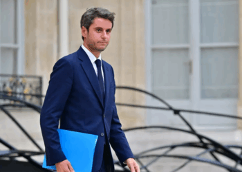 Gabriel Attal “petit frère” d’Emmanuel Macron ? “Je récuse ce terme” 11 Gabriel Attal “petit frère” d’Emmanuel Macron ? “Je récuse ce terme” Gabriel Attal “petit frère” d’Emmanuel Macron ? “Je récuse ce terme”