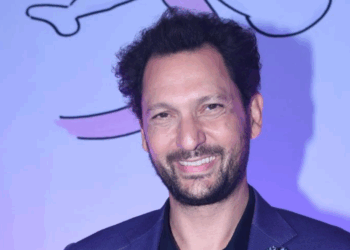 Éric Antoine explique sa décision de devenir végan : "On ne peut pas se prétendre écologiste et continuer à bouffer des animaux !" 5 Éric Antoine explique sa décision de devenir végan : "On ne peut pas se prétendre écologiste et continuer à bouffer des animaux !" Éric Antoine explique sa décision de devenir végan : « On ne peut pas se prétendre écologiste et continuer à bouffer des animaux ! »