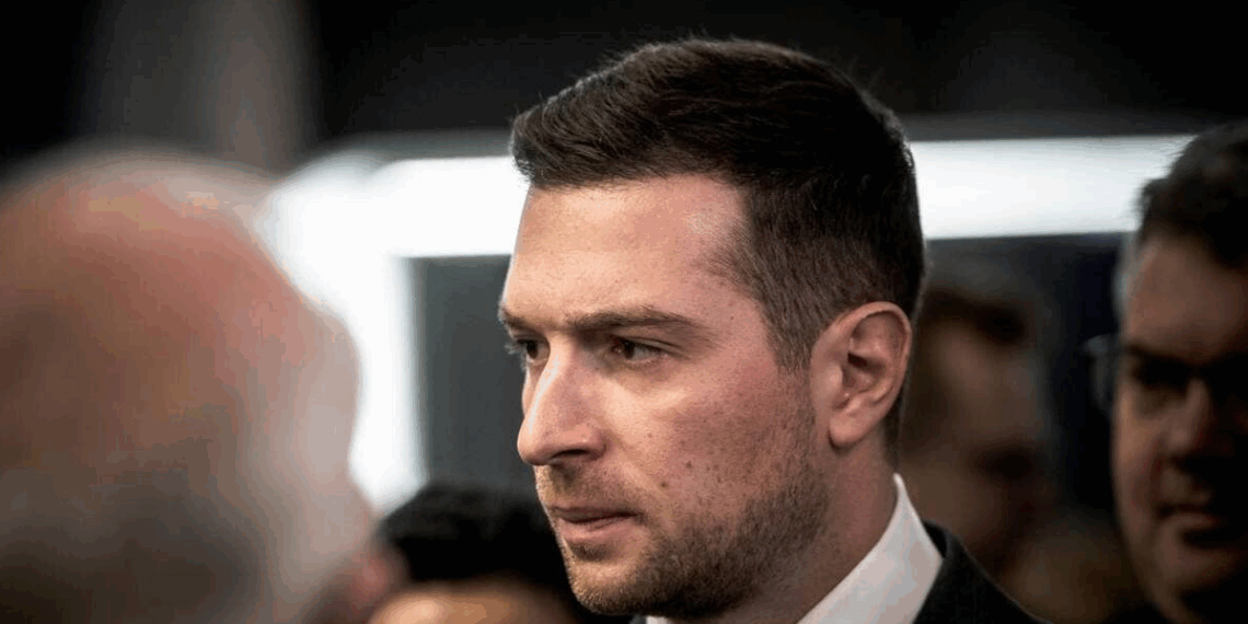 Jordan Bardella enfariné à Vesoul, un mineur en garde à vue