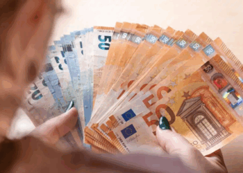 C’est confirmé : un virement jusqu'à 984 euros arrive sur le compte en banque de millions de Français en décembre 2025 3 C’est confirmé : un virement jusqu'à 984 euros arrive sur le compte en banque de millions de Français en décembre 2025 C’est confirmé : un virement jusqu’à 984 euros arrive sur le compte en banque de millions de Français en décembre 2025