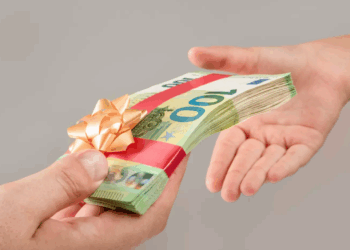 Argent liquide, bijoux, tableaux… La déclaration en ligne aux impôts de ces dons sera obligatoire en 2026