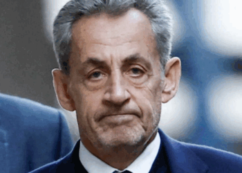 Nicolas Sarkozy : "Je lui dis...", enfariné, Pierre Palmade lui a fait une proposition indécente 17 Nicolas Sarkozy : "Je lui dis...", enfariné, Pierre Palmade lui a fait une proposition indécente Nicolas Sarkozy : « Je lui dis… », enfariné, Pierre Palmade lui a fait une proposition indécente