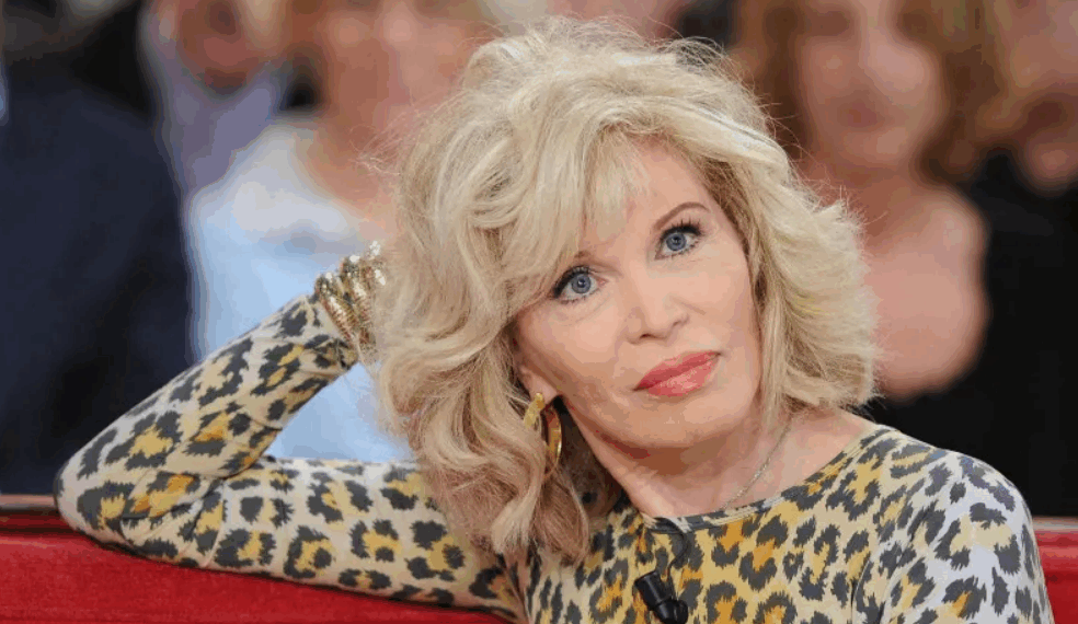 Amanda Lear dévoile enfin son âge et c’est loin de ce qu’on pensait !