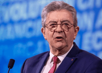 “Quelle fumisterie” : Mélenchon s’emporte contre un sondage qui le place en personnalité la plus rejetée 7 “Quelle fumisterie” : Mélenchon s’emporte contre un sondage qui le place en personnalité la plus rejetée “Quelle fumisterie” : Mélenchon s’emporte contre un sondage qui le place en personnalité la plus rejetée