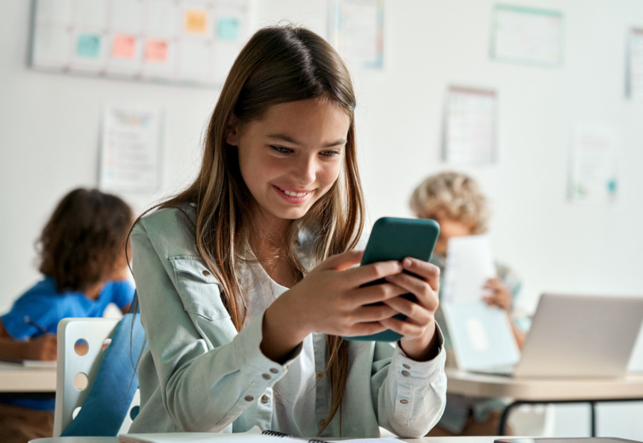Les téléphones portables interdits au lycée dès la rentrée, veut Emmanuel Macron 4 Les téléphones portables interdits au lycée dès la rentrée, veut Emmanuel Macron Capture decran 2025 11 28 171607