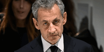 Nicolas Sarkozy tout sourire quelques heures après sa nouvelle condamnation : une apparition “VIP” très remarquée…