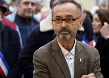 "À Béziers, la laïcité est piétinée" : une centaine de personnes dénoncent l'installation de la crèche dans la mairie 12 "À Béziers, la laïcité est piétinée" : une centaine de personnes dénoncent l'installation de la crèche dans la mairie « À Béziers, la laïcité est piétinée » : une centaine de personnes dénoncent l’installation de la crèche dans la mairie
