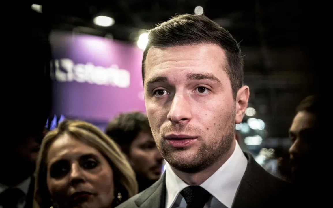 Qui est l’homme qui a jeté un œuf sur Jordan Bardella ? 2 Qui est l’homme qui a jeté un œuf sur Jordan Bardella ? Capture decran 2025 12 01 123623