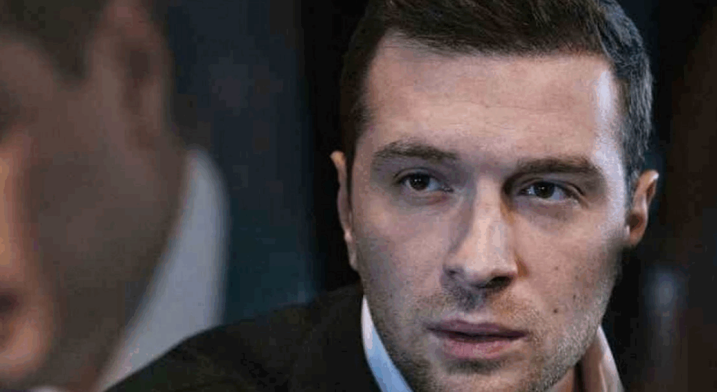 Qui est l’homme qui a jeté un œuf sur Jordan Bardella ?