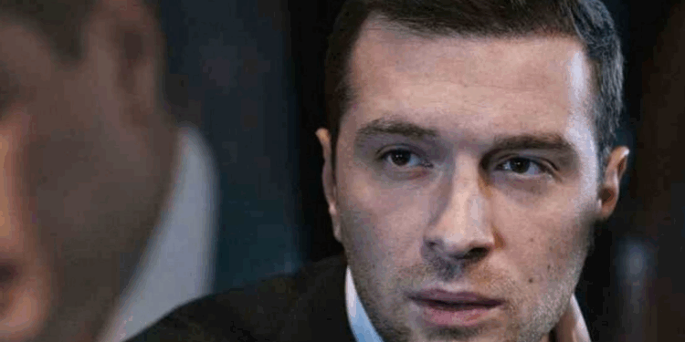 Qui est l’homme qui a jeté un œuf sur Jordan Bardella ? 1 Qui est l’homme qui a jeté un œuf sur Jordan Bardella ? Capture decran 2025 12 01 123638