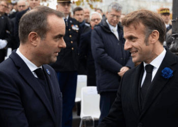 Lecornu en difficulté, Macron au plus bas : le sondage qui fait trembler le gouvernement 10 Lecornu en difficulté, Macron au plus bas : le sondage qui fait trembler le gouvernement Lecornu en difficulté, Macron au plus bas : le sondage qui fait trembler le gouvernement
