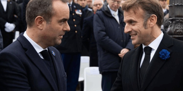 Lecornu en difficulté, Macron au plus bas : le sondage qui fait trembler le gouvernement 1 Lecornu en difficulté, Macron au plus bas : le sondage qui fait trembler le gouvernement Capture decran 2025 12 01 124506