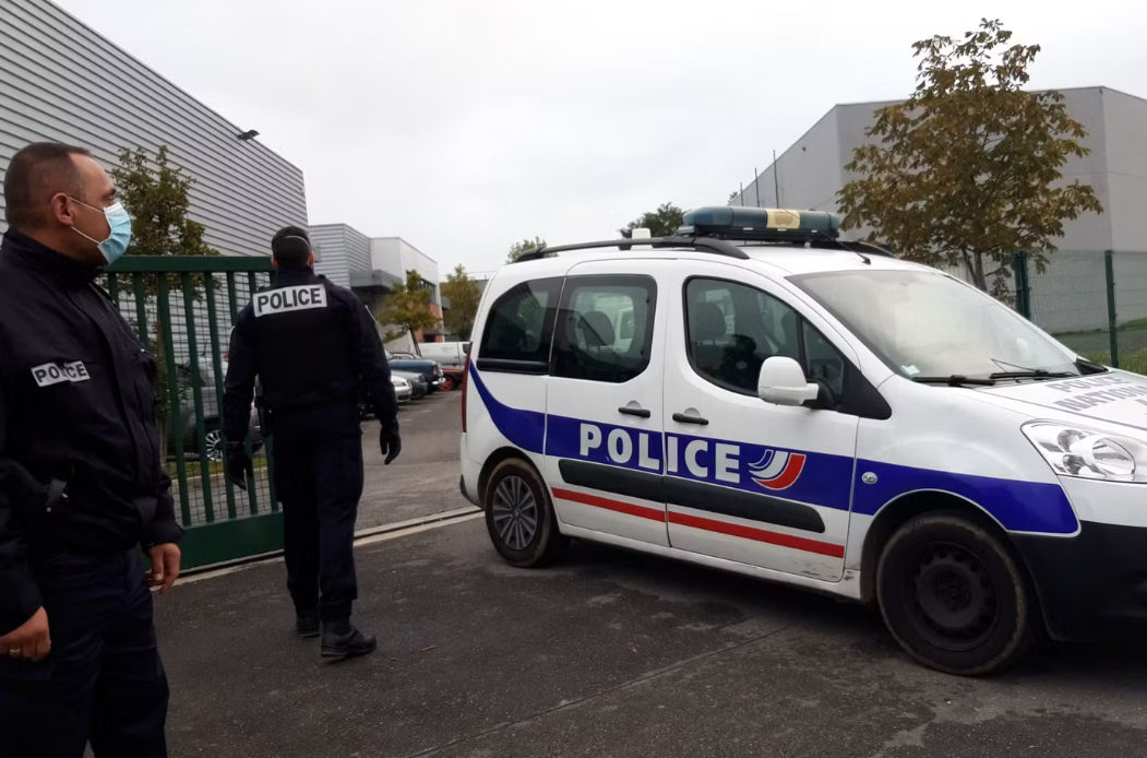 En cavale, un homme ivre tabasse trois policiers, 45 jours d’ITT pour l’un d’eux 3 En cavale, un homme ivre tabasse trois policiers, 45 jours d’ITT pour l’un d’eux Capture decran 2025 12 02 155740