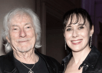 Hugues Aufray (96 ans) sans tabou sur lui et son épouse 45 ans plus jeune : “On a forcément des tentations”