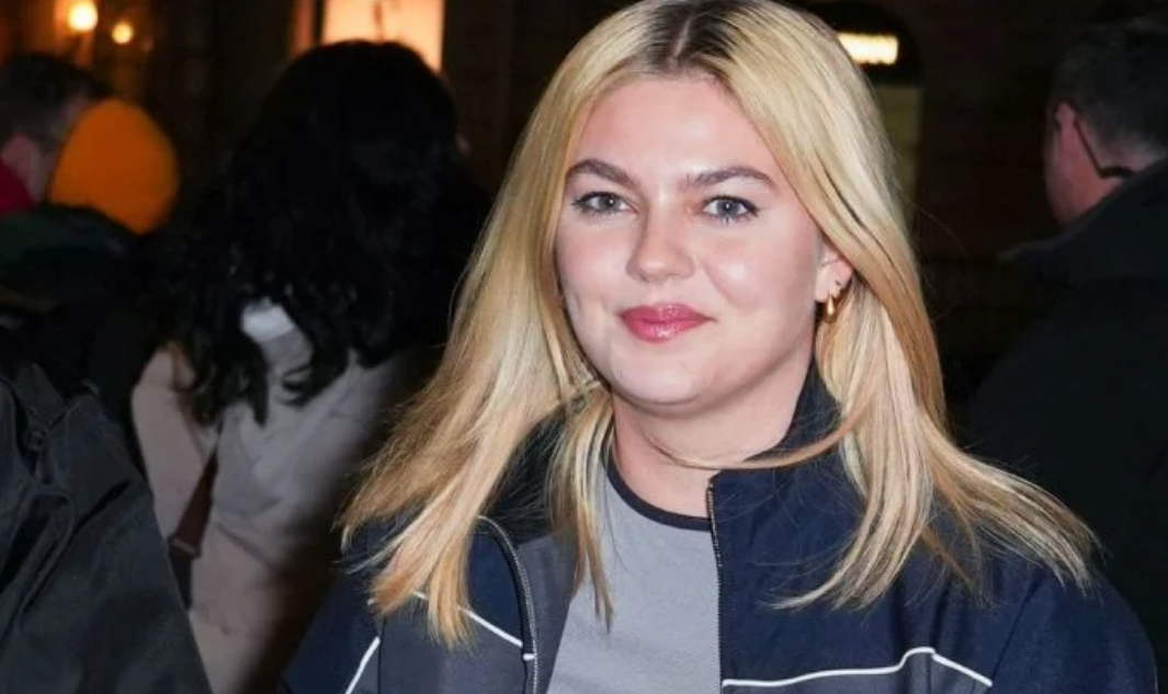 Catherine Lara brutalement honnête sur Louane à l'Eurovision : "Elle n'était pas très bonne" 4 Catherine Lara brutalement honnête sur Louane à l'Eurovision : "Elle n'était pas très bonne" Capture decran 2025 12 02 192316